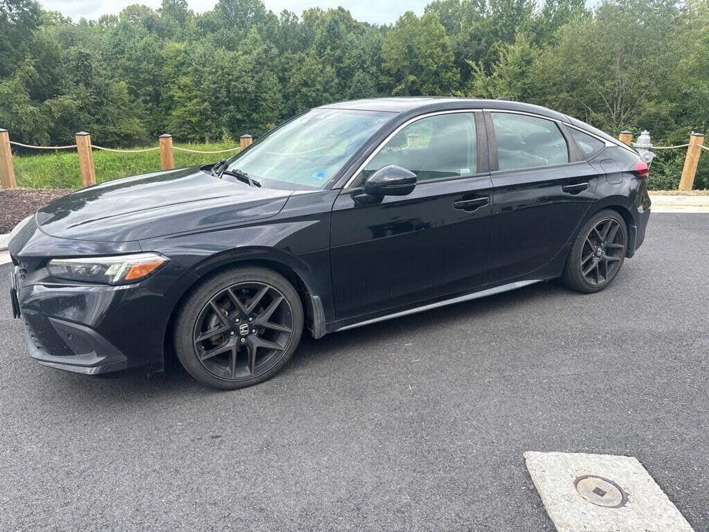 2023 Honda Civic Sport Touring — photo 1 of 1