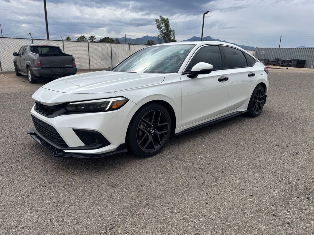 2024 Honda Civic Hatchback Sport Touring — photo 1 of 11