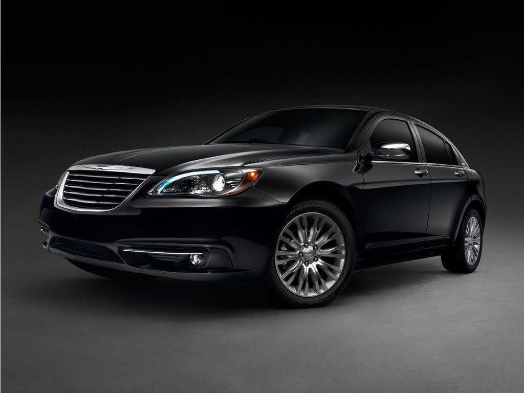 2013 Chrysler 200 LX — photo 1 of 1