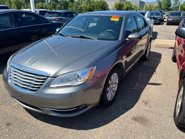2013 Chrysler 200 Touring