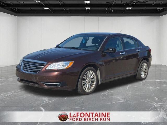 2013 Chrysler 200 Limited — photo 1 of 13