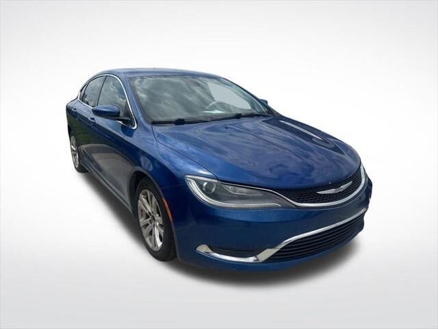 2015 Chrysler 200 Limited — photo 1 of 10