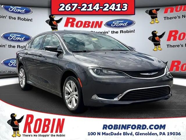 2016 Chrysler 200 Limited — photo 1 of 13