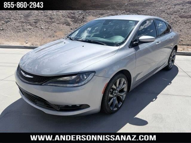 2015 Chrysler 200 S — photo 1 of 10