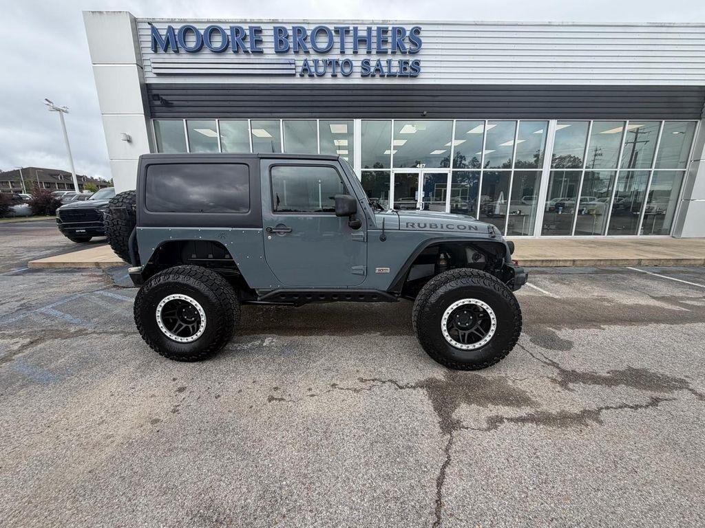 2013 Jeep Wrangler — photo 1 of 11