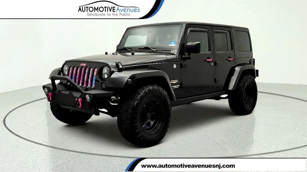 2012 Jeep Wrangler Unlimited Sahara — photo 1 of 4