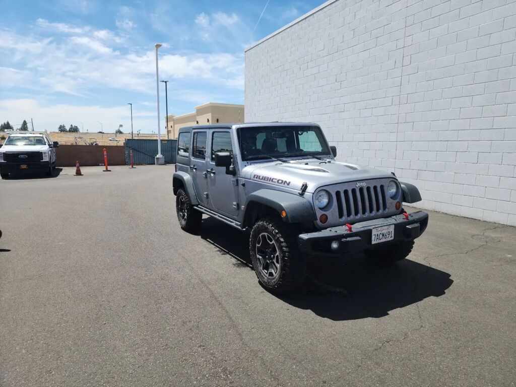 2013 Jeep Wrangler Unlimited Rubicon — photo 1 of 32