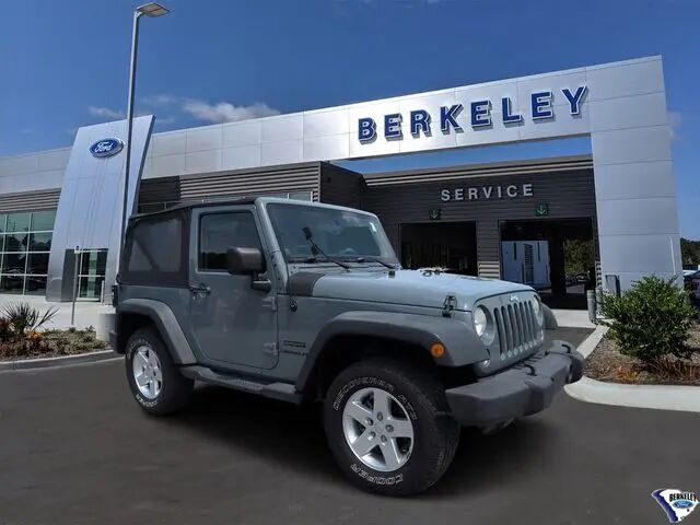 2014 Jeep Wrangler Sport — photo 1 of 13