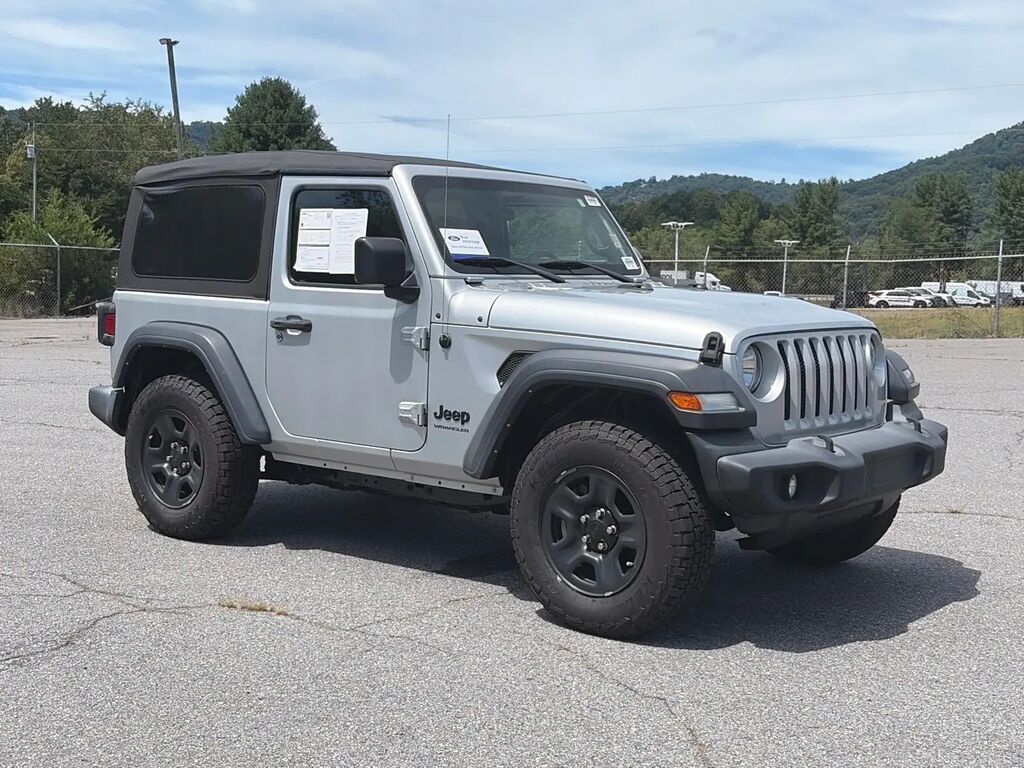 2022 Jeep Wrangler Sport — photo 1 of 13