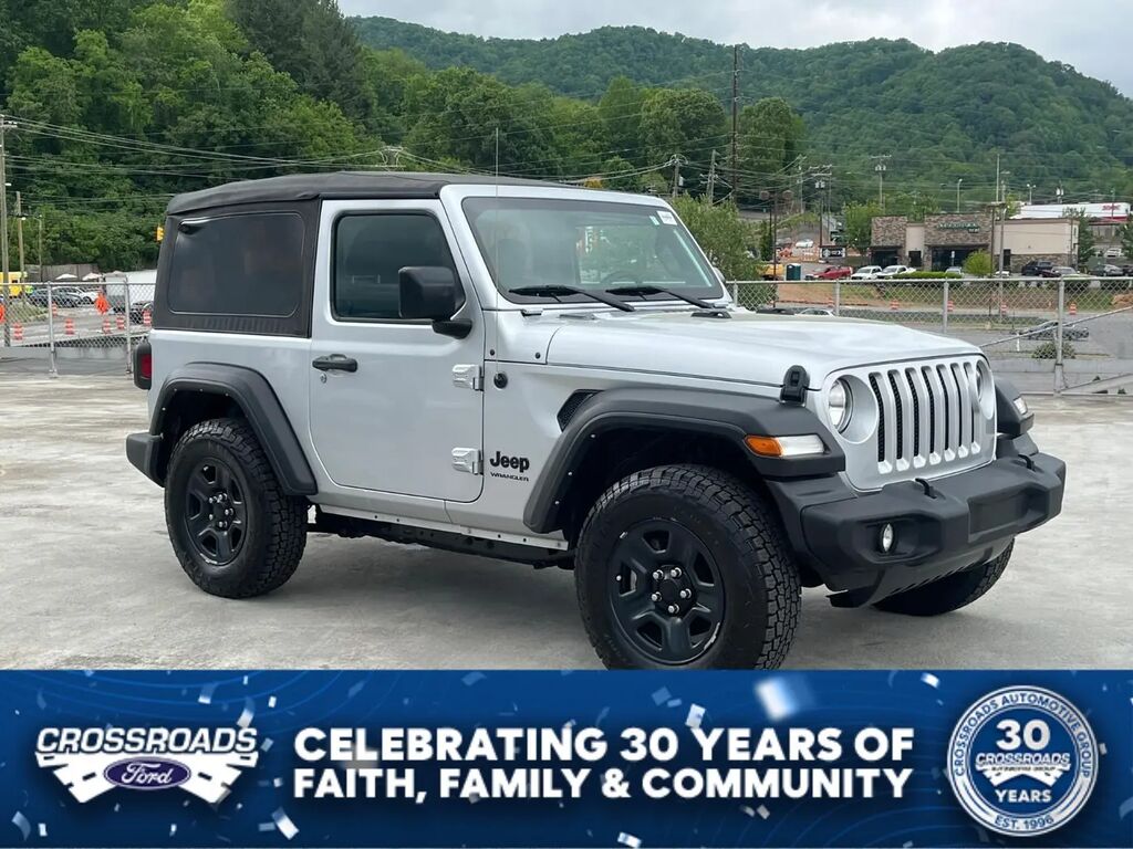 2022 Jeep Wrangler Sport — photo 1 of 13