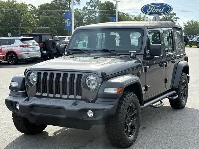 2018 Jeep Wrangler Unlimited Sport — photo 1 of 13