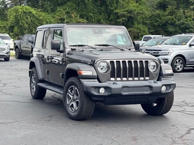 2021 Jeep Wrangler Unlimited Sport — photo 1 of 13