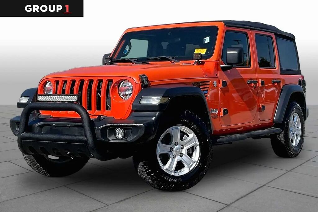 2018 Jeep Wrangler Unlimited Sport — photo 1 of 13