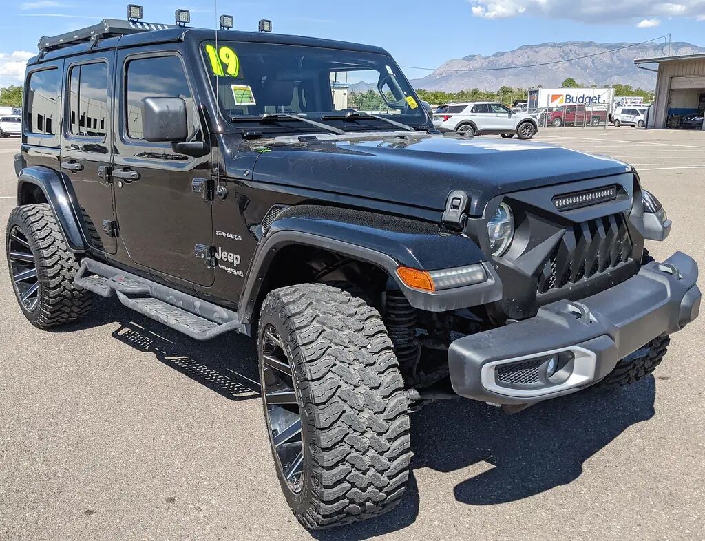 2019 Jeep Wrangler Unlimited Sahara — photo 1 of 13