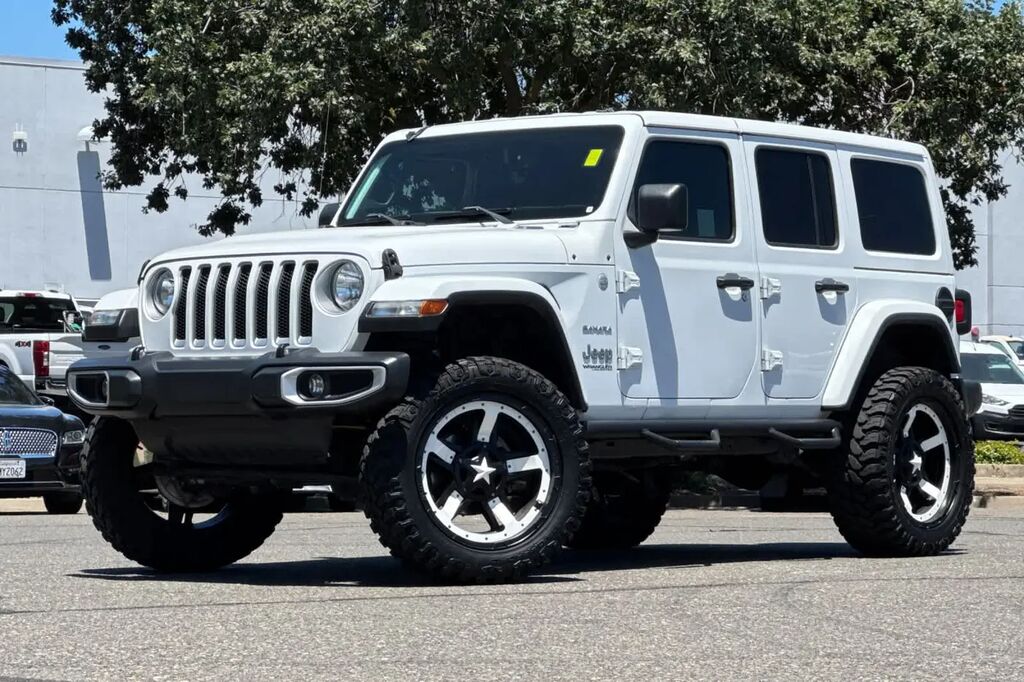 2018 Jeep Wrangler Unlimited Sahara — photo 1 of 13