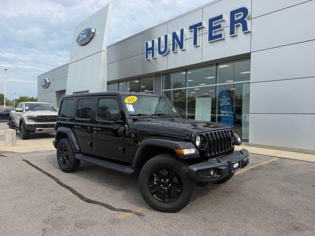 2021 Jeep Wrangler Unlimited Sahara — photo 1 of 1