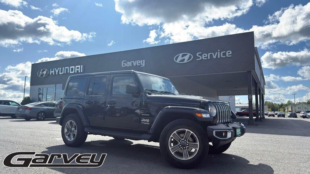2022 Jeep Wrangler Unlimited Sahara — photo 1 of 1