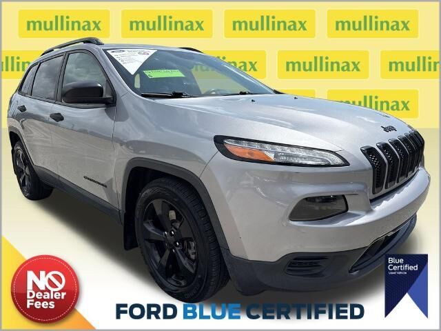 2017 Jeep Cherokee Sport — photo 1 of 13