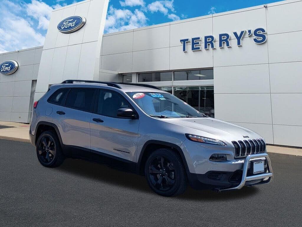 2017 Jeep Cherokee Sport — photo 1 of 1