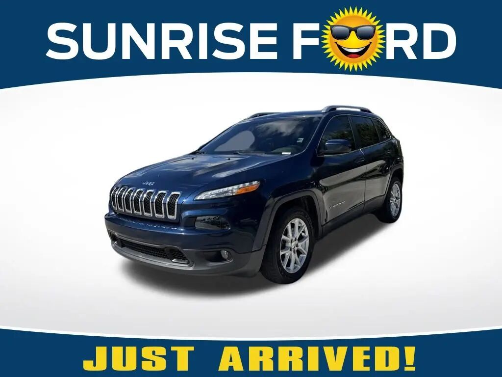 2018 Jeep Cherokee Latitude — photo 1 of 13