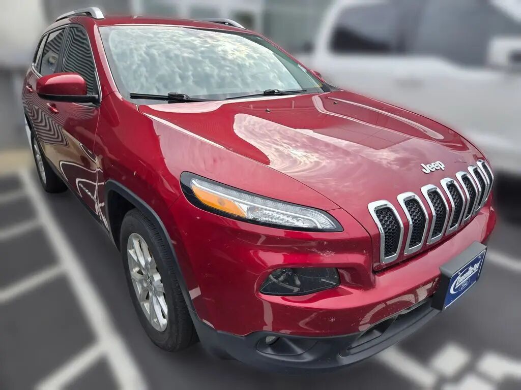 2016 Jeep Cherokee Latitude — photo 1 of 11