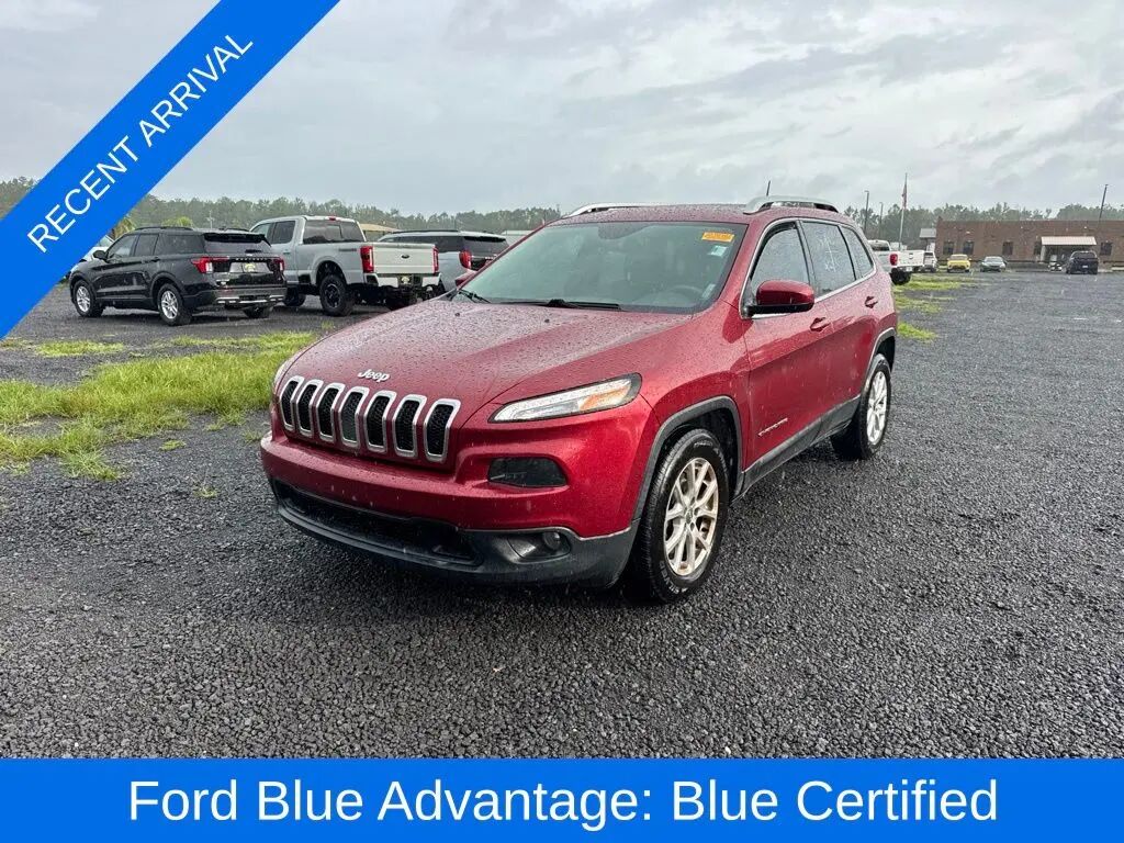 2017 Jeep Cherokee Latitude — photo 1 of 11