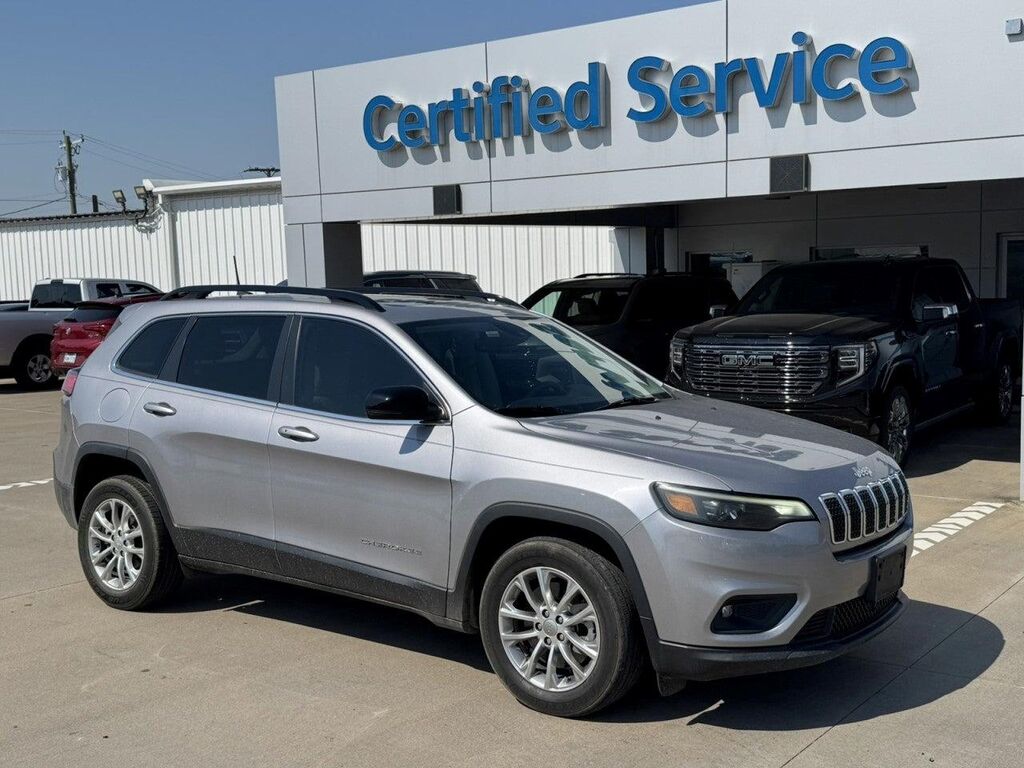 2022 Jeep Cherokee Latitude Lux — photo 1 of 13