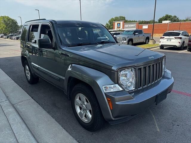 2012 Jeep Liberty Sport — photo 1 of 4