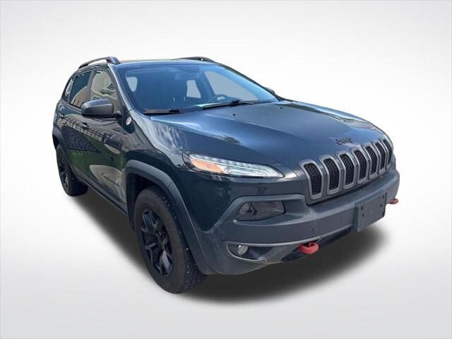 2016 Jeep Cherokee Trailhawk — photo 1 of 1