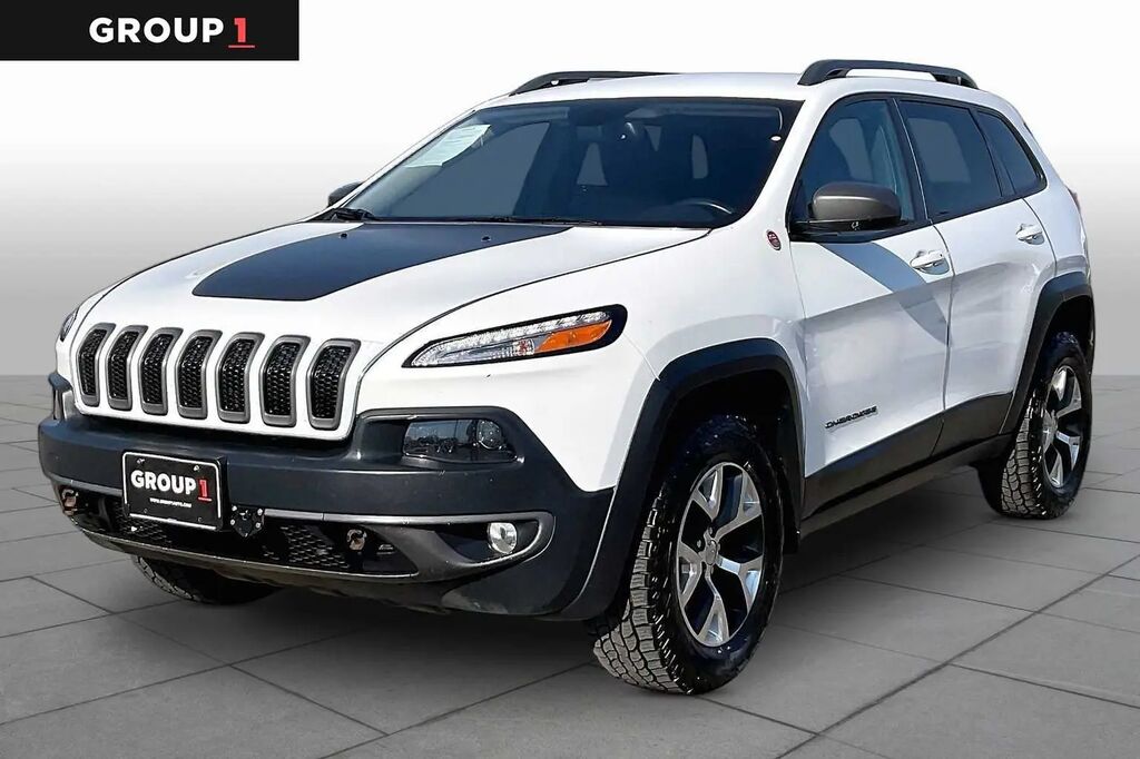 2016 Jeep Cherokee Trailhawk — photo 1 of 13