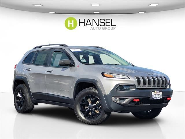 2018 Jeep Cherokee Trailhawk — photo 1 of 13