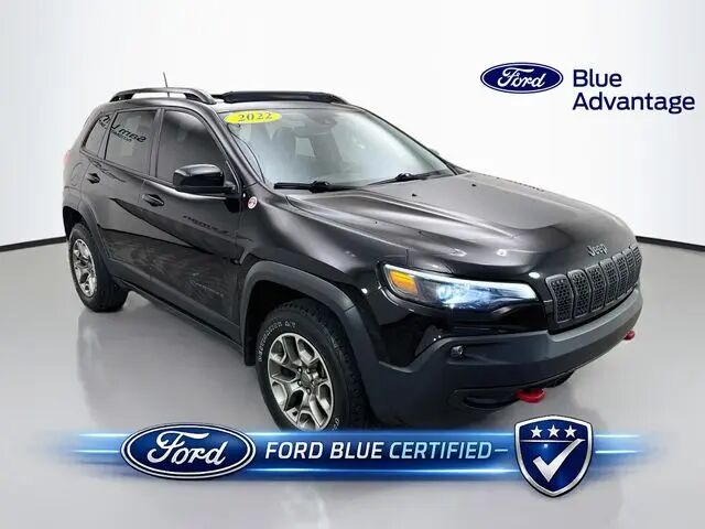 2022 Jeep Cherokee Trailhawk — photo 1 of 13