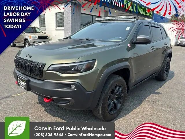 2019 Jeep Cherokee Trailhawk — photo 1 of 13