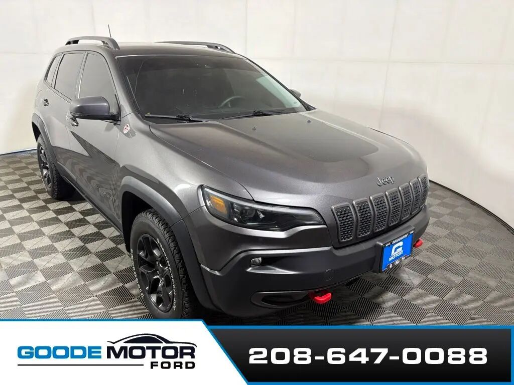 2021 Jeep Cherokee Trailhawk — photo 1 of 13