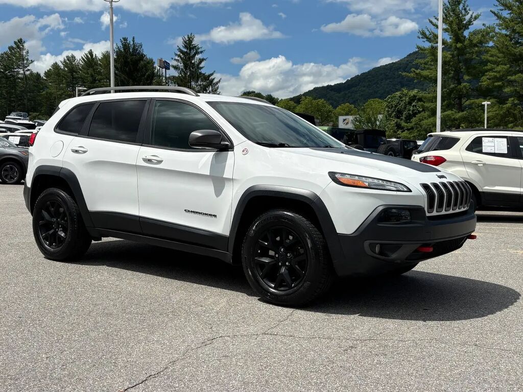 2018 Jeep Cherokee Trailhawk — photo 1 of 13