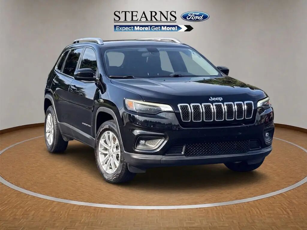 2019 Jeep Cherokee Latitude — photo 1 of 13