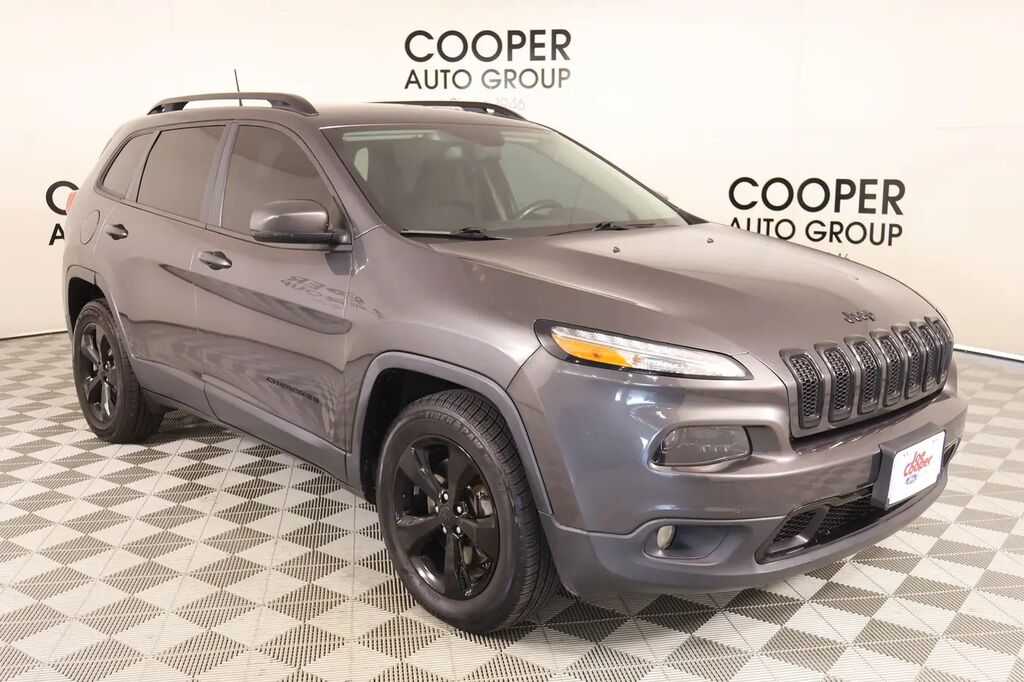 2016 Jeep Cherokee Latitude — photo 1 of 13