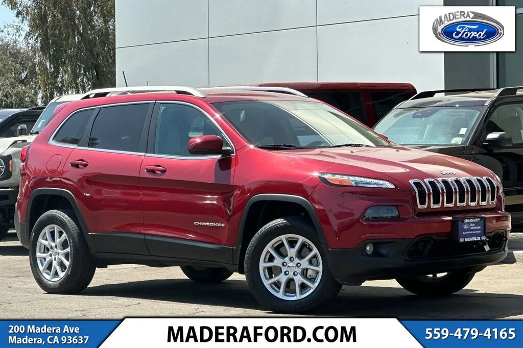 2017 Jeep Cherokee Latitude — photo 1 of 13