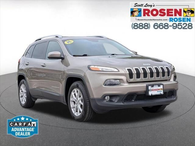 2016 Jeep Cherokee Latitude — photo 1 of 13