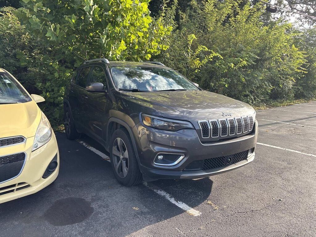 2019 Jeep Cherokee Limited — photo 1 of 6