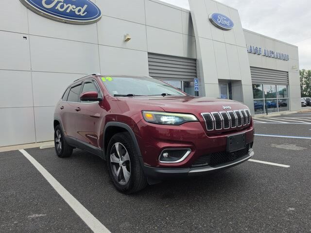 2019 Jeep Cherokee Limited — photo 1 of 13