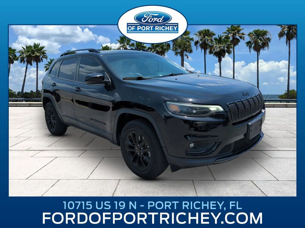2023 Jeep Cherokee Altitude Lux — photo 1 of 13
