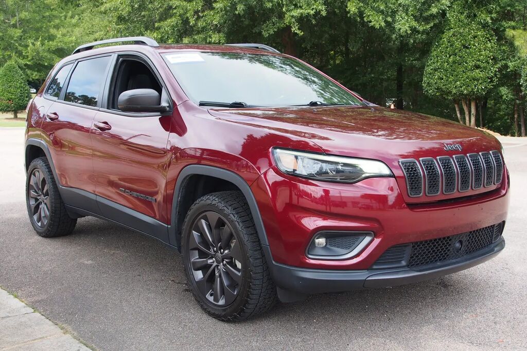 2021 Jeep Cherokee Latitude Lux — photo 1 of 13