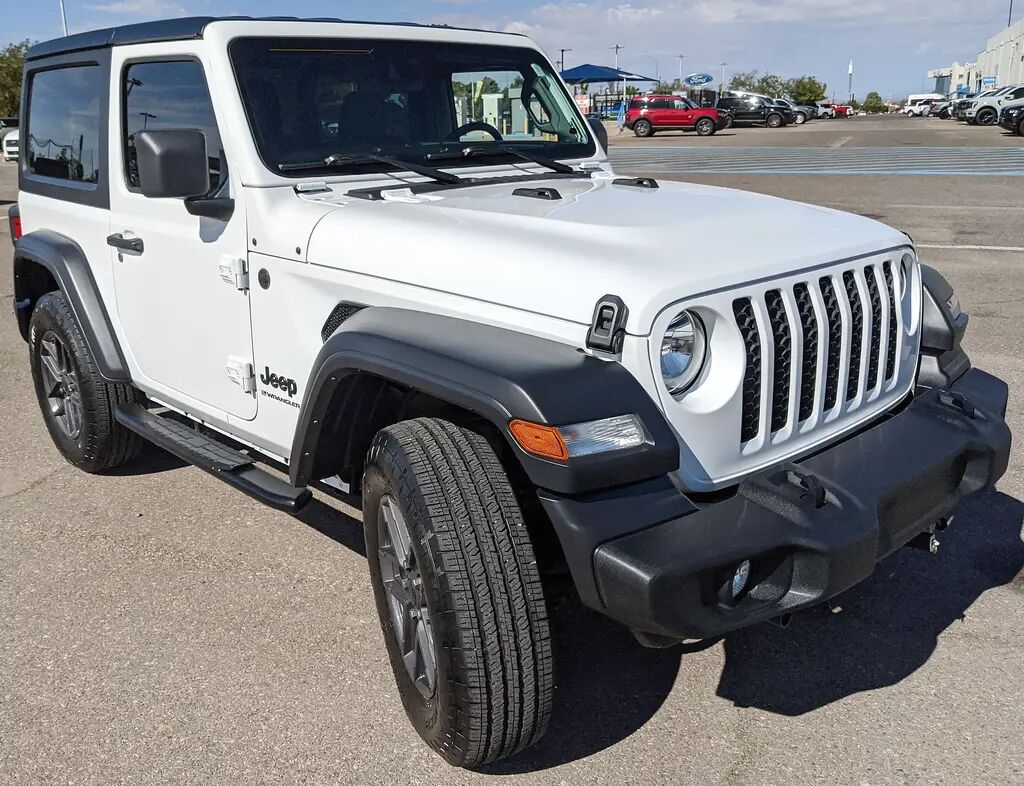 2024 Jeep Wrangler Sport — photo 1 of 13
