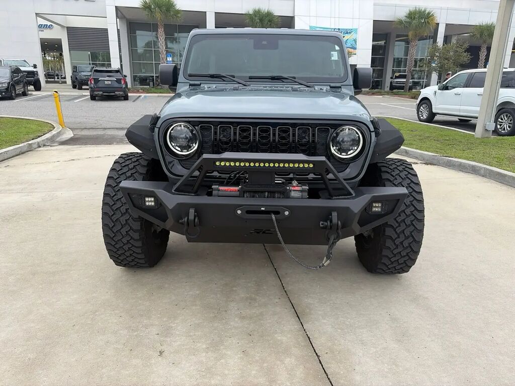 2024 Jeep Wrangler Sport — photo 1 of 13