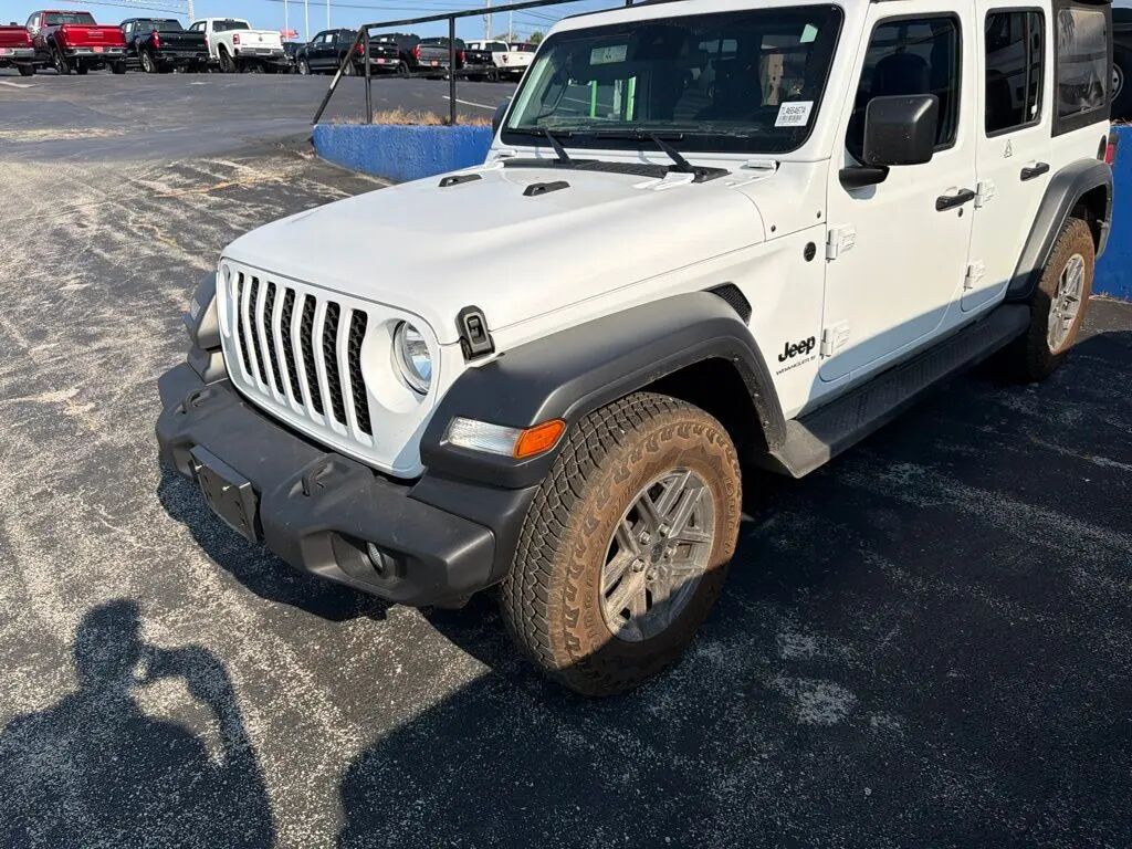 2024 Jeep Wrangler Sport — photo 1 of 13
