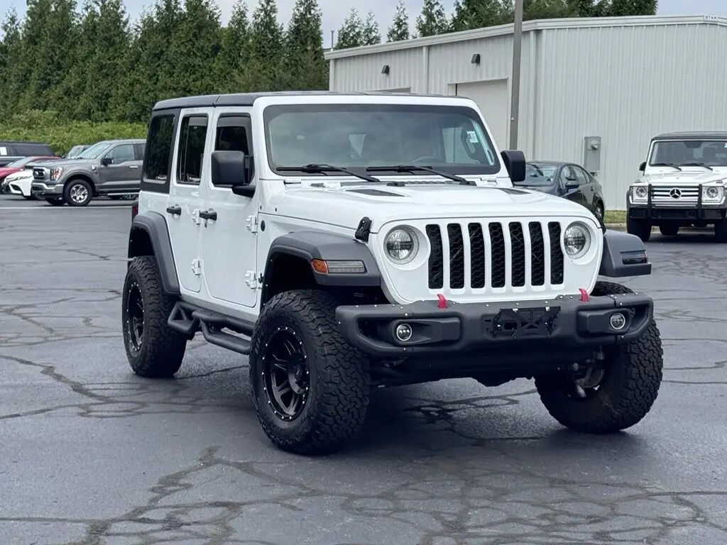 2024 Jeep Wrangler Sport — photo 1 of 13
