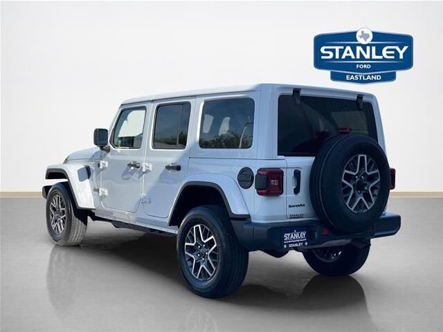 2025 Jeep Wrangler Sahara — photo 1 of 5