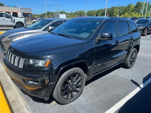 2020 Jeep Grand Cherokee Laredo