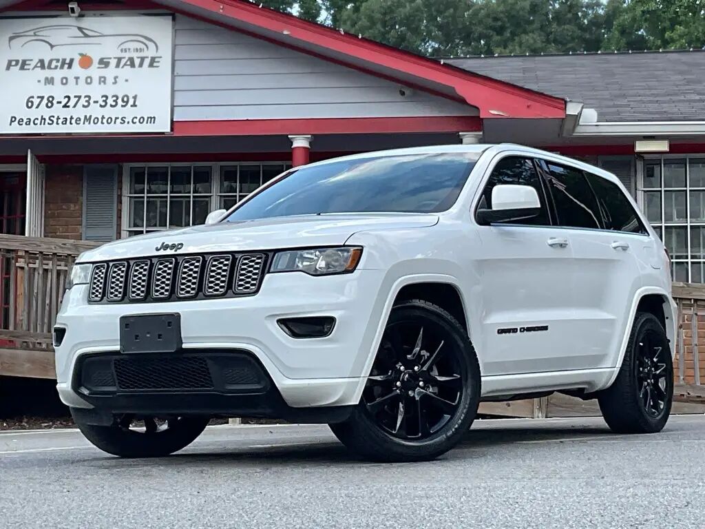 2019 Jeep Grand Cherokee Laredo — photo 1 of 13